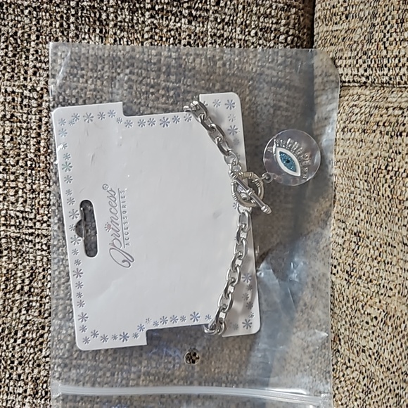 1/$5 or 3/$10 NWT Evil Eye Blue Silver Crystal Charm Chain Link Bracelet. - Picture 3 of 4